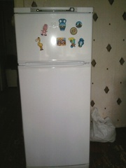 Холодильник двухкамерный Indesit ST 145