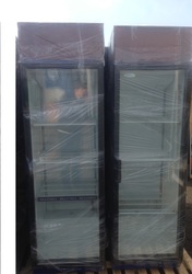  Продам холодильники-витрины 