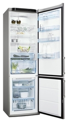 Продам недорого в Осинниках Холодильник Electrolux в отличном состоянии,  No Frost,  управление электронное,  цвет серебристый,  количество камер 2 